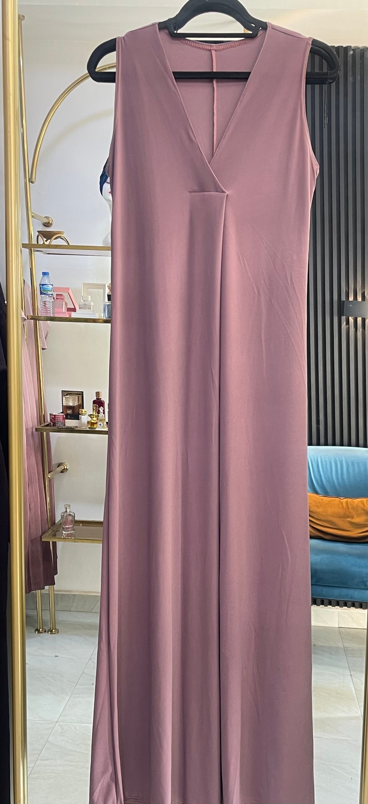 underdress - Neck slit sleeveless