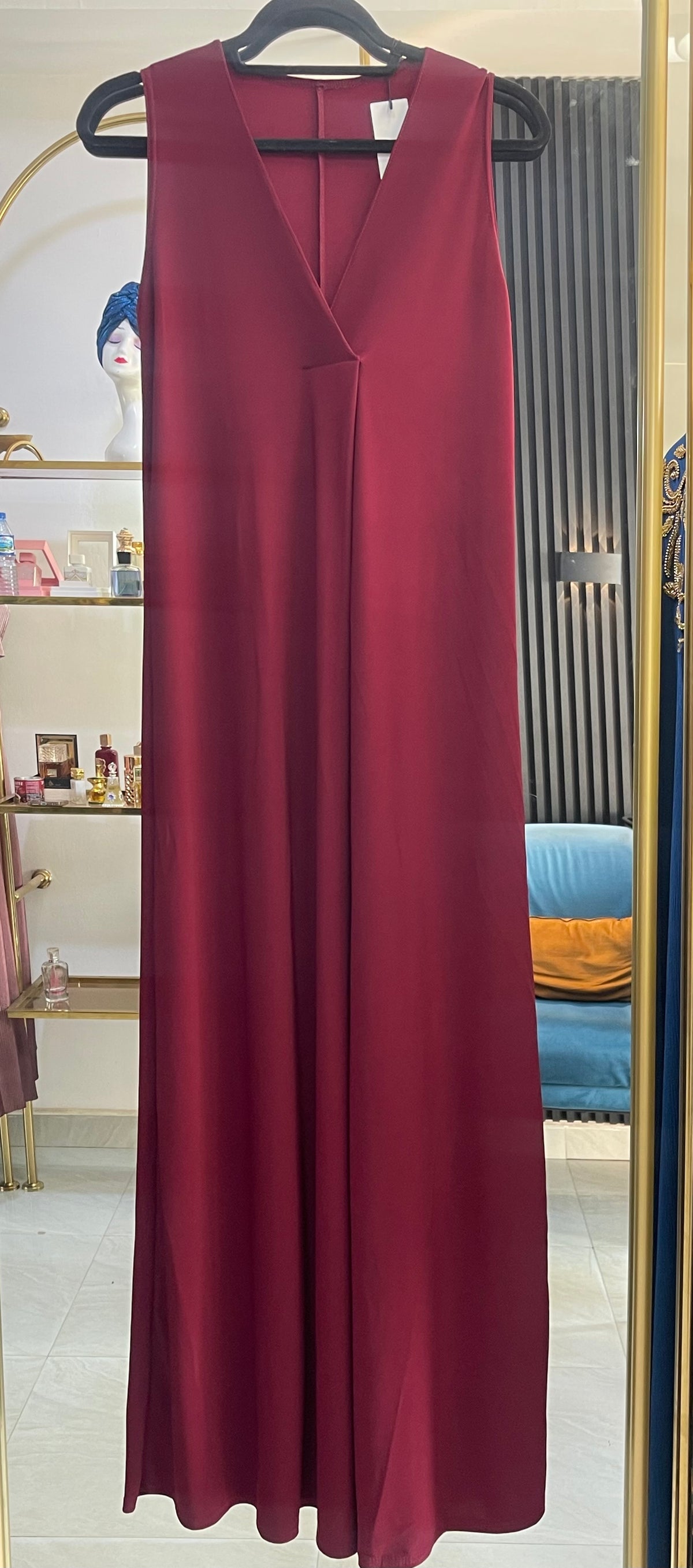 underdress - Neck slit sleeveless