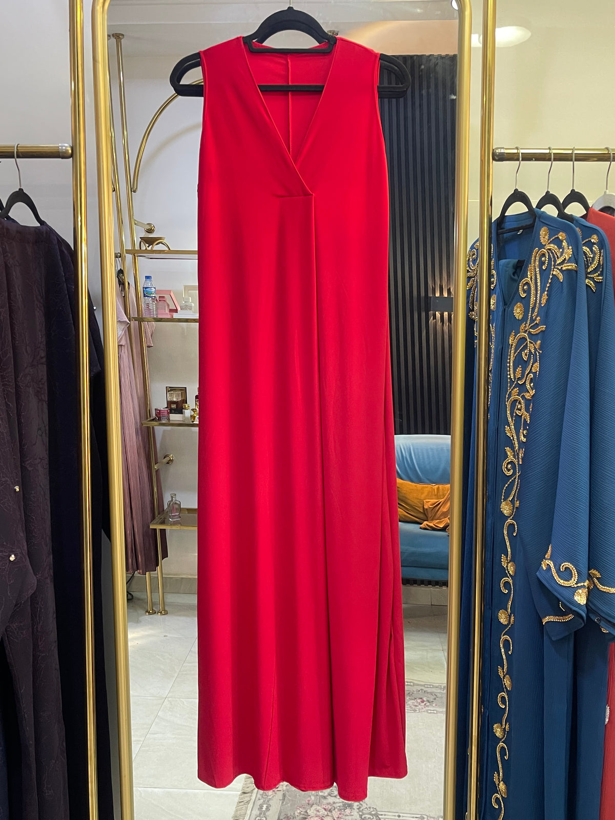 underdress - Neck slit sleeveless